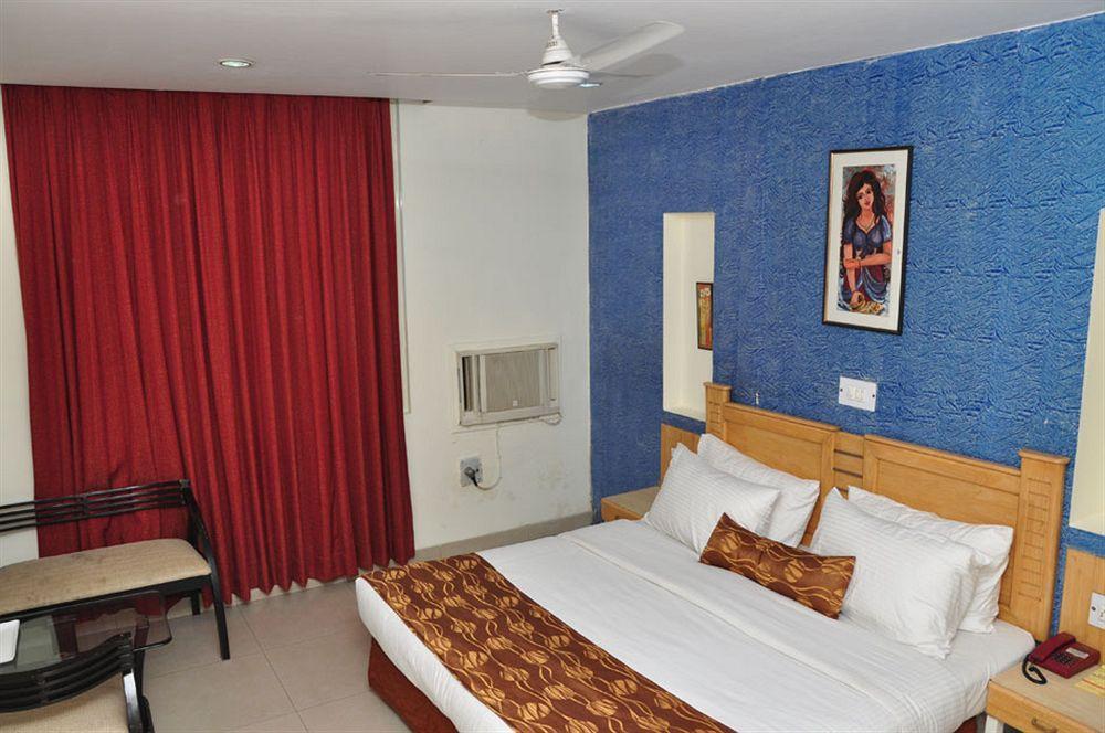 Hotel Abhay Palace Ghaziabad Exterior foto